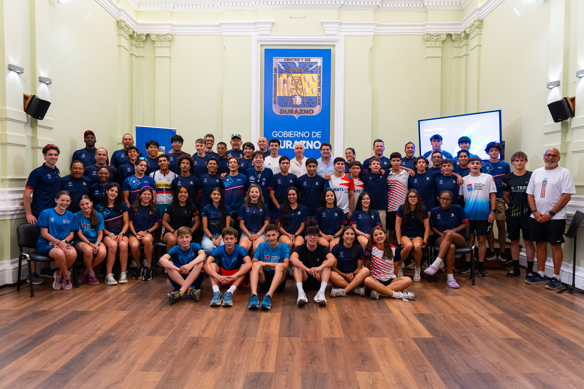 Durazno recibe a delegaciones internacionales en triatlón continental con recepción oficial