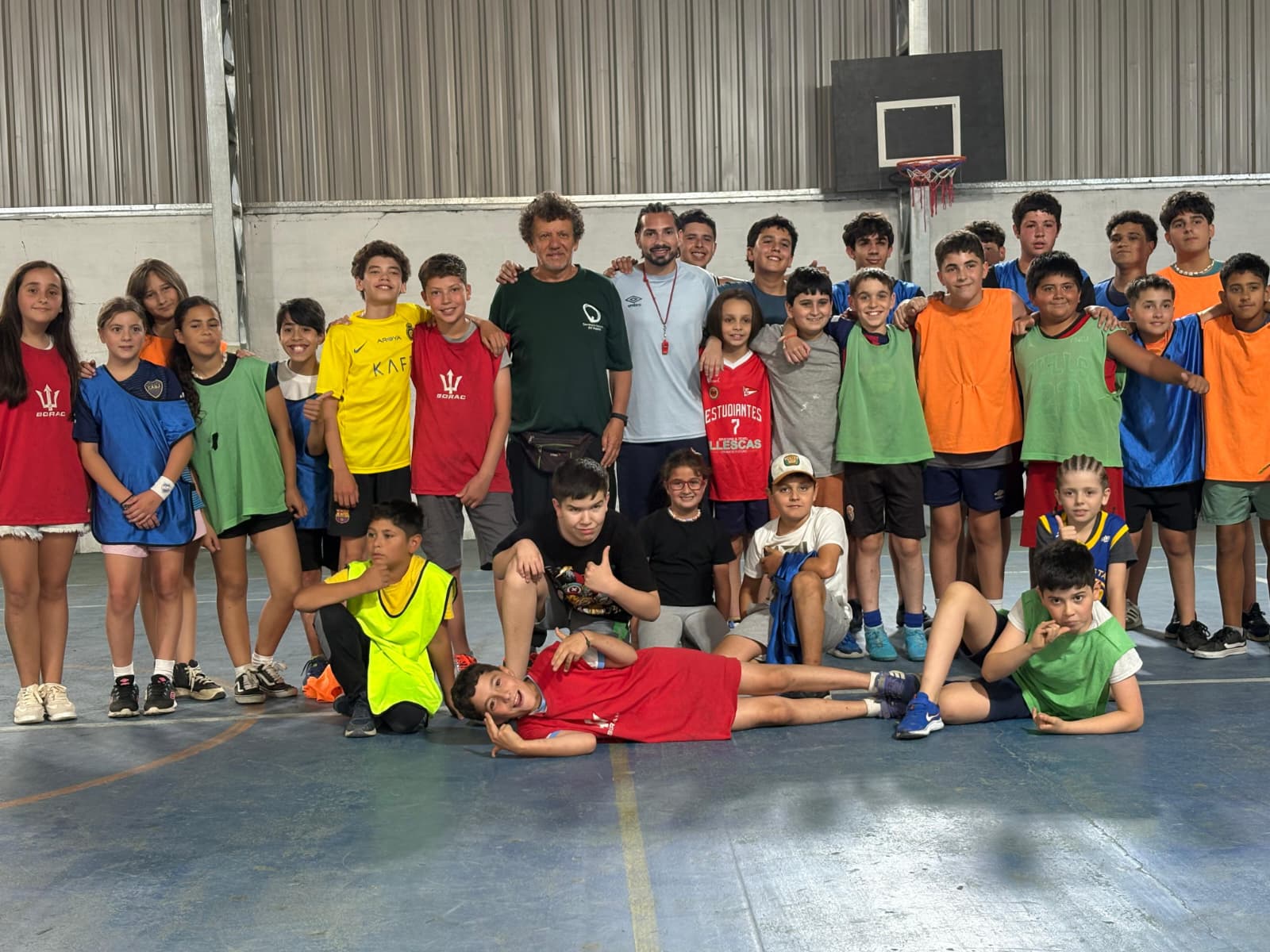 Escuela de Básquetbol de Sarandí del Yi cierra temporada 2025 con jornada de encuentros y participación familiar