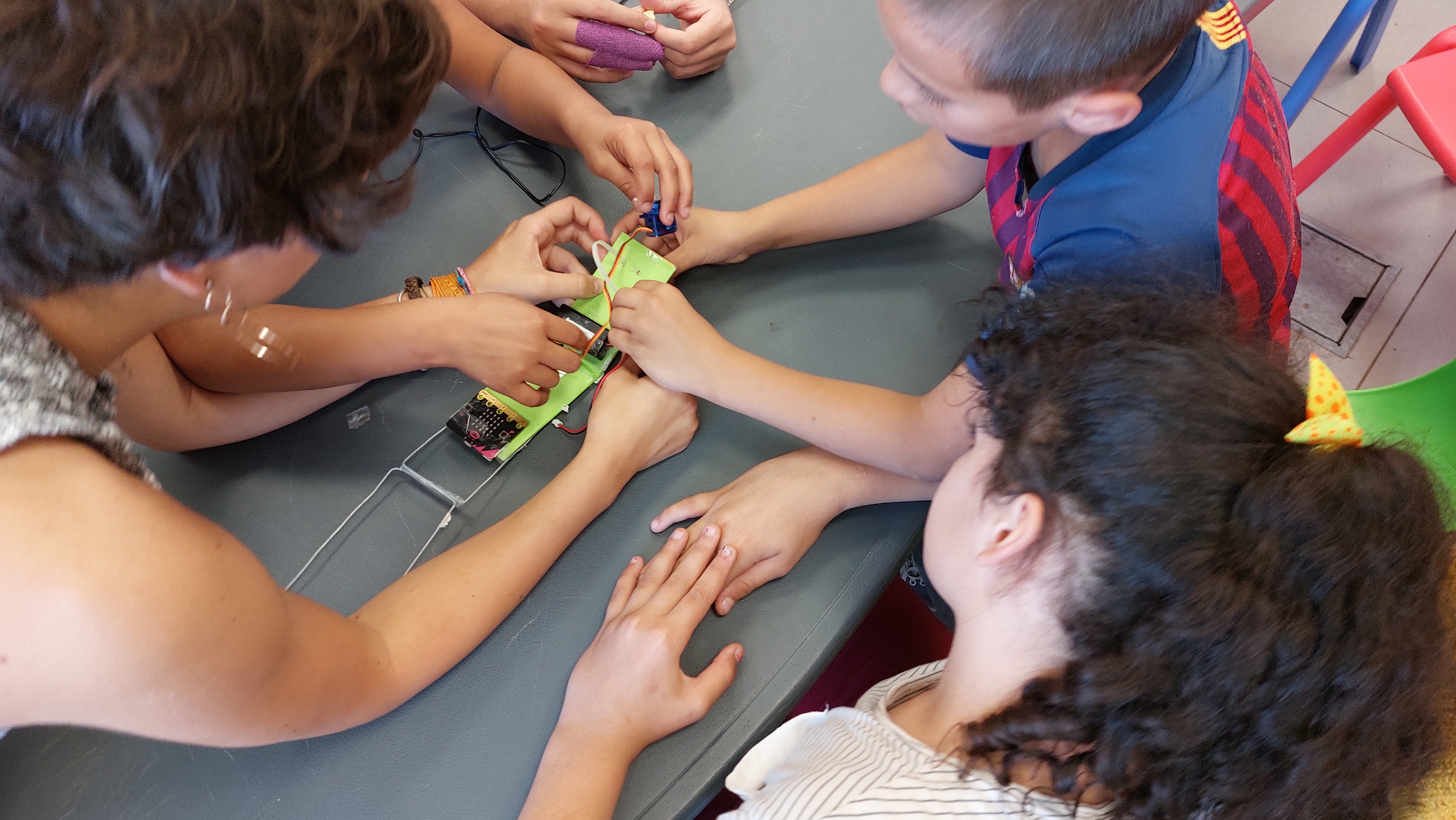 Durazno recibe el 3.º Encuentro de Clubes de Robótica UCER