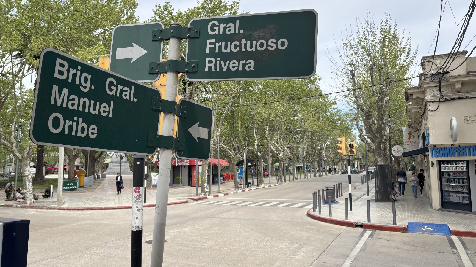 Se continúa trabajando en semáforos de Rivera y Oribe