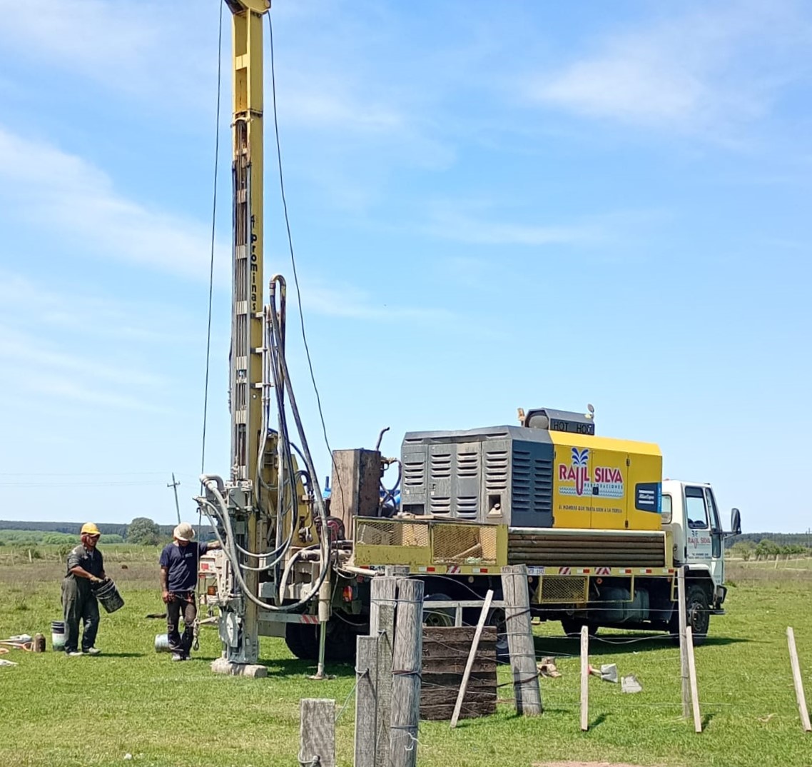 Perforación de pozo en Paraje Rolón para abastecimiento de agua rural