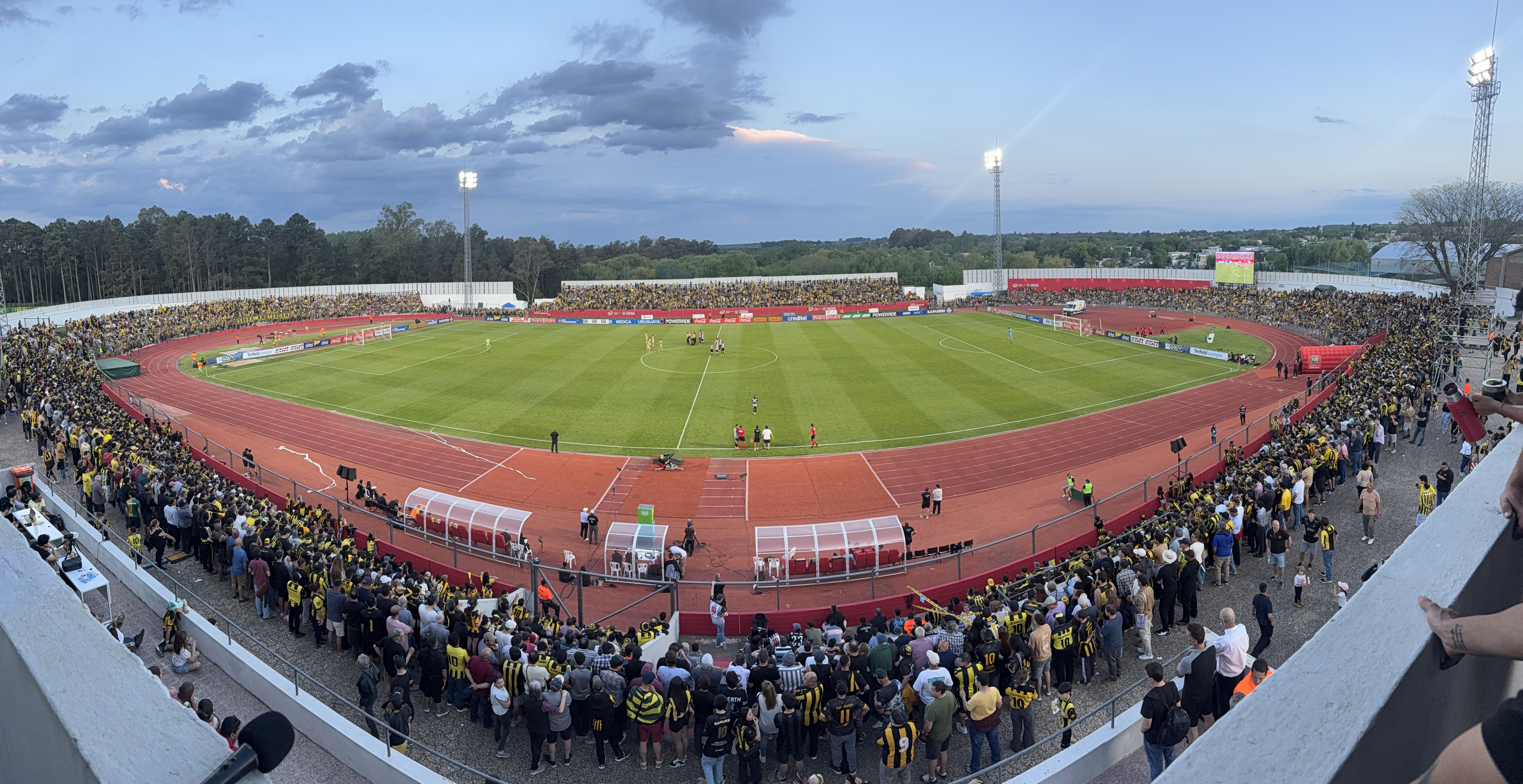 Durazno disfrutó una fiesta de fútbol con el Landoni repleto