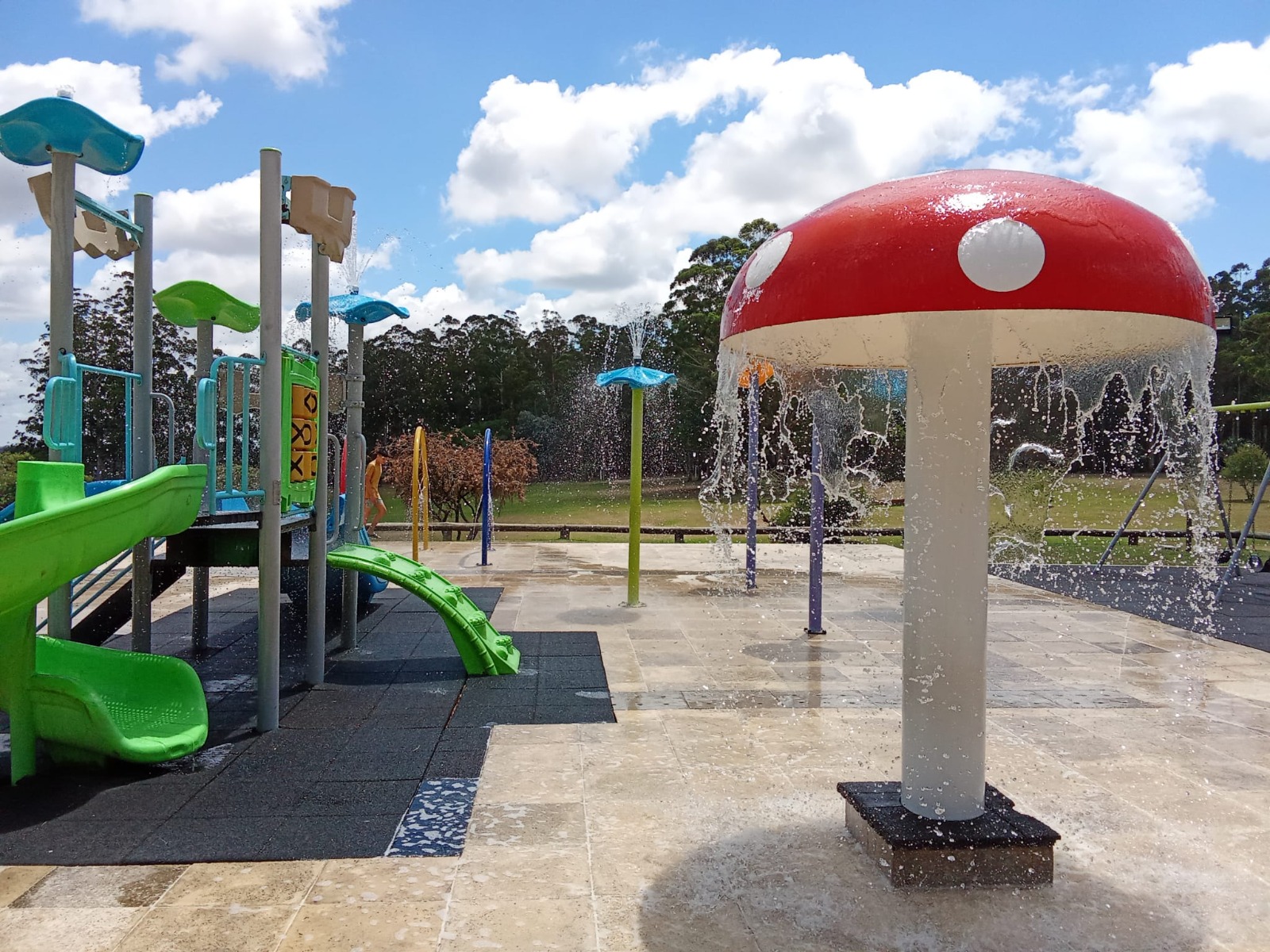 Este sábado habilitan el parque infantil de juegos de agua del Parque de la Hispanidad