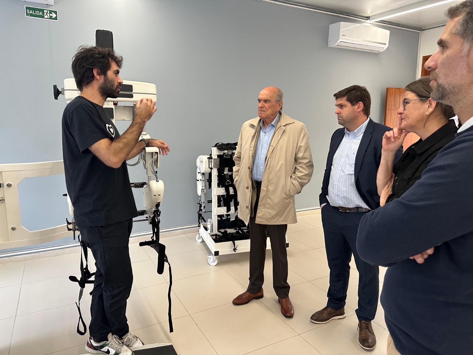 Intendente Algorta visitó Centro Teletón junto a ex Intendente Ayçaguer