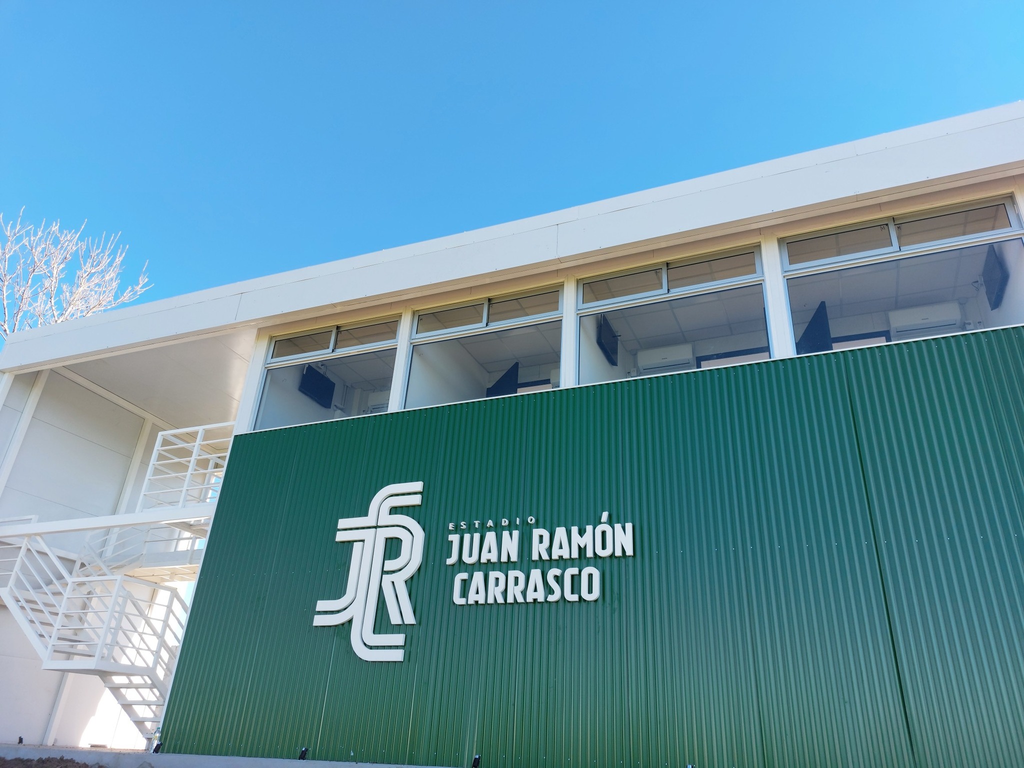 Sarandí del Yí inaugura un estadio renovado que impulsa la descentralización del deporte en Durazno