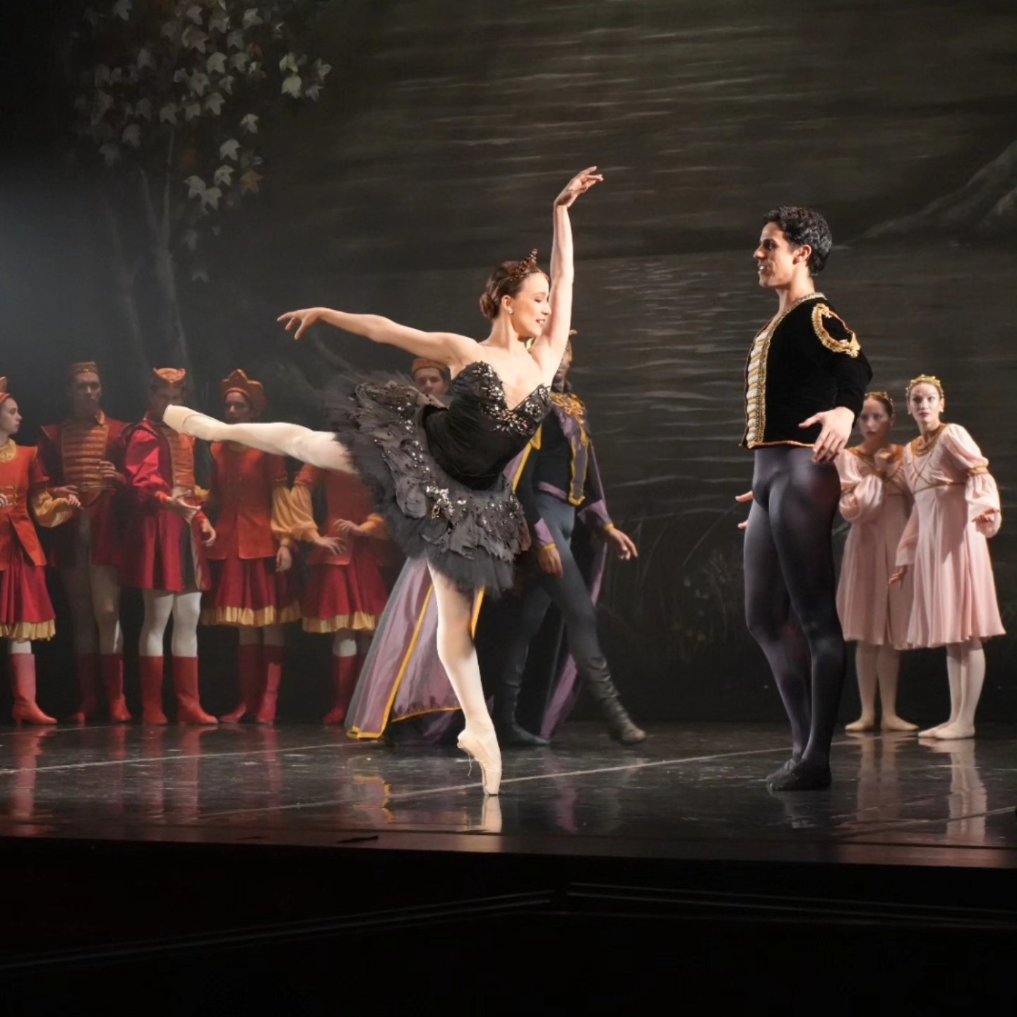 El Ballet del Sodre se presentó en Durazno a sala llena y con público de toda la región