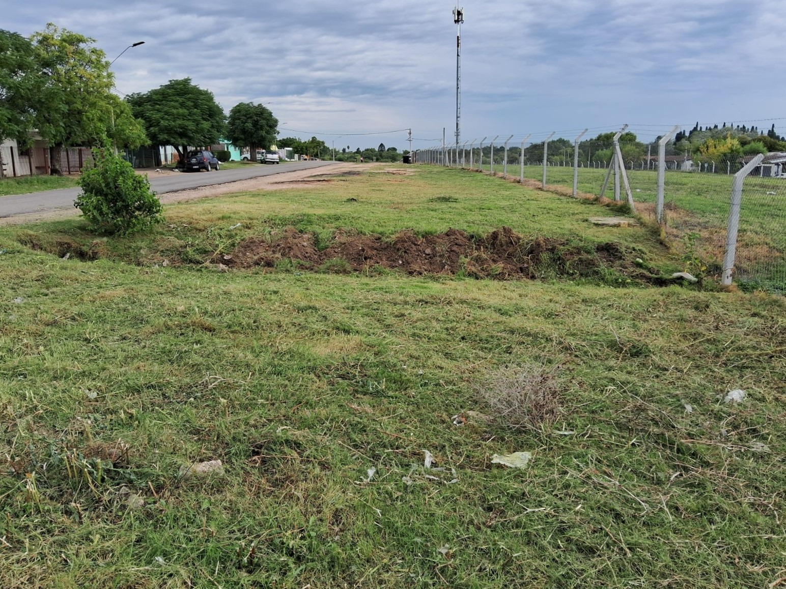 Centros Barriales realizan tareas de limpieza en distintos barrios de la ciudad