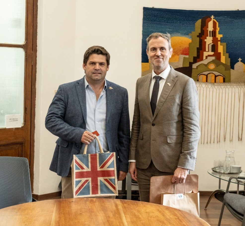 Embajador Británico en Uruguay fue recibido en visita oficial por el Intendente Algorta en Durazno