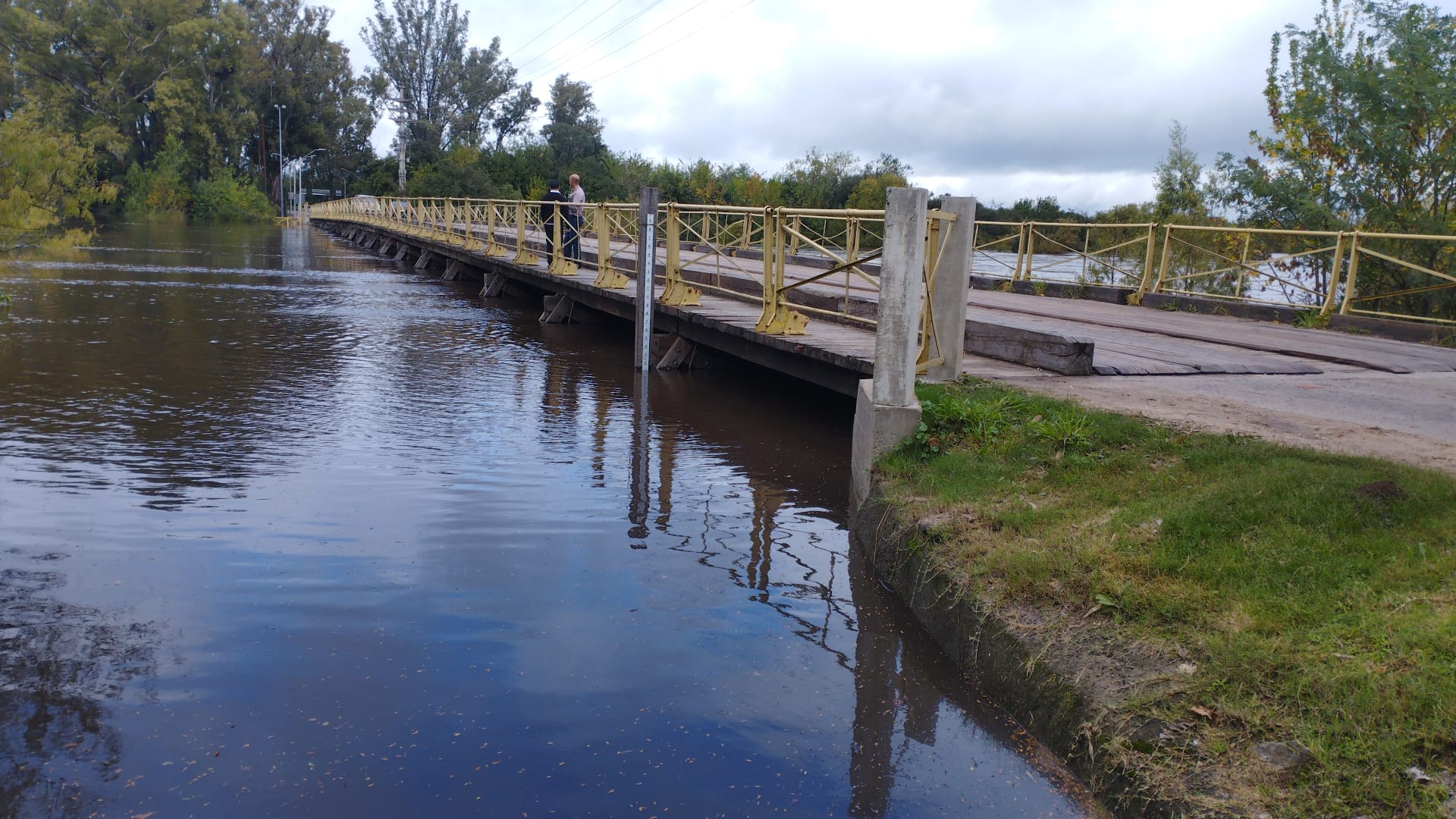 Informe sobre el nivel del río Yí: al mediodía se cortará el acceso al Puente Viejo