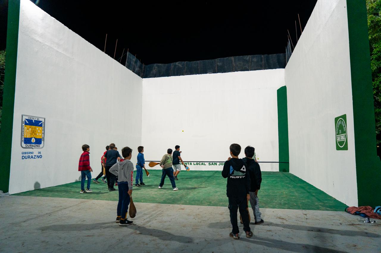 En San Jorge, Intendente Algorta reinauguró el Frontón y anunció nuevas obras para la localidad