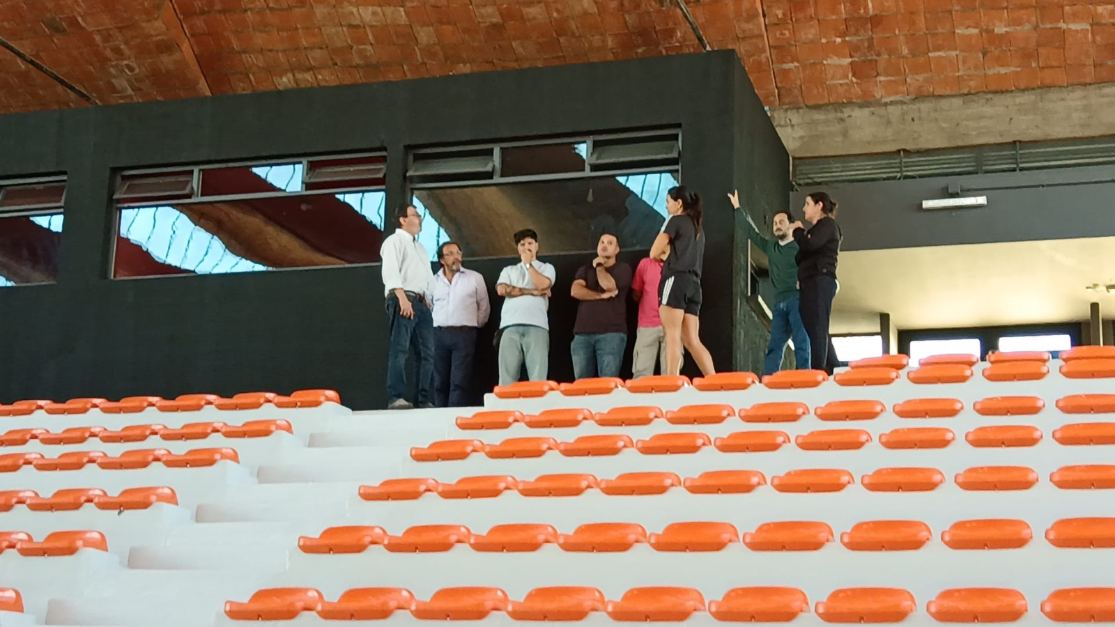 Autoridades de la Federación Uruguaya de Básquetbol se reunieron con el Intendente Algorta y recorrieron instalaciones deportivas