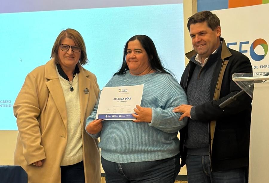 Se realizó ceremonia de entrega de certificados del Programa “Uruguay impulsa”