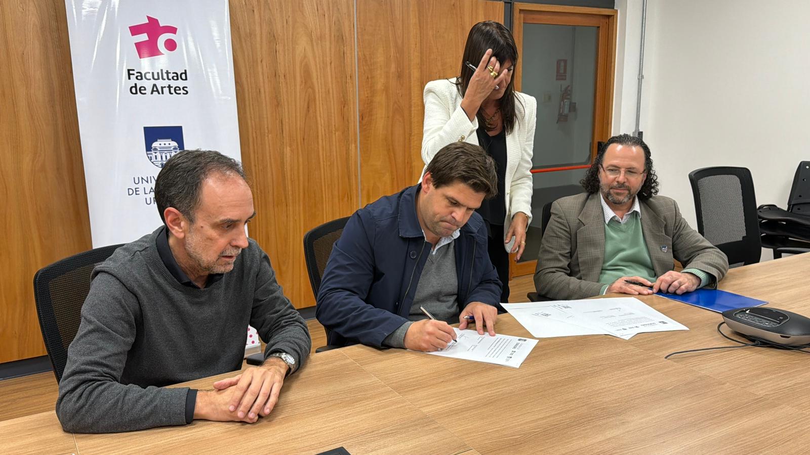 Gobierno de Durazno y Facultad de Artes de la Udelar firmaron convenio de formación, asesoramiento y preservación patrimonial