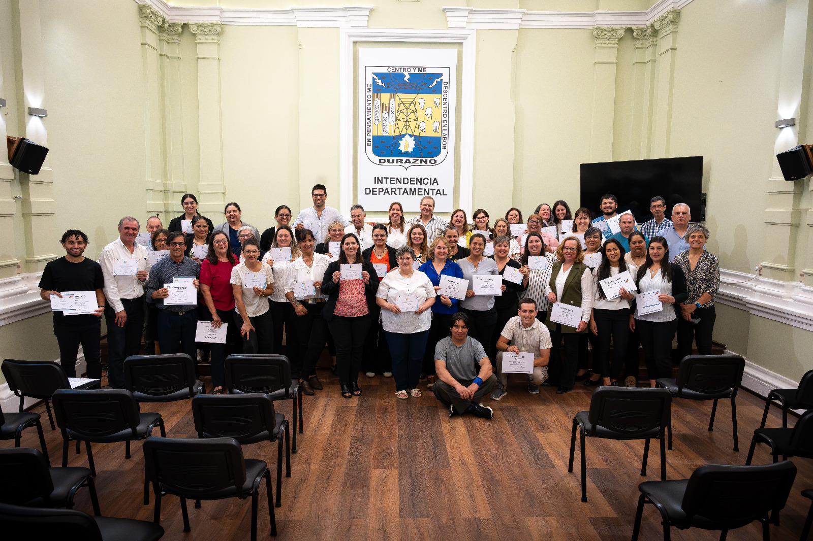 Entrega de diplomas: la Intendencia de Durazno impulsa la formación de su personal