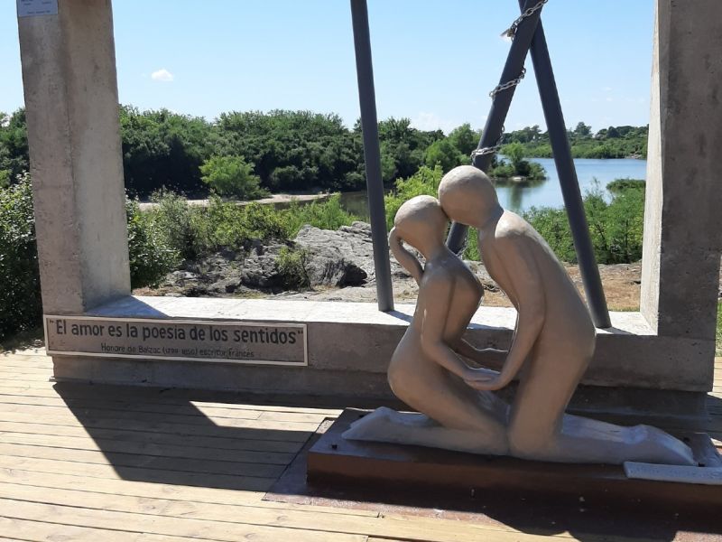 monumento al amor   monumento al amor
