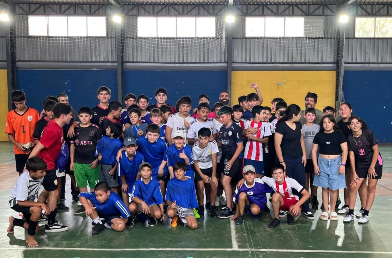 Deporte e integración: Ciudad del Carmen y San Jorge se unieron en un encuentro de Fútbol 5