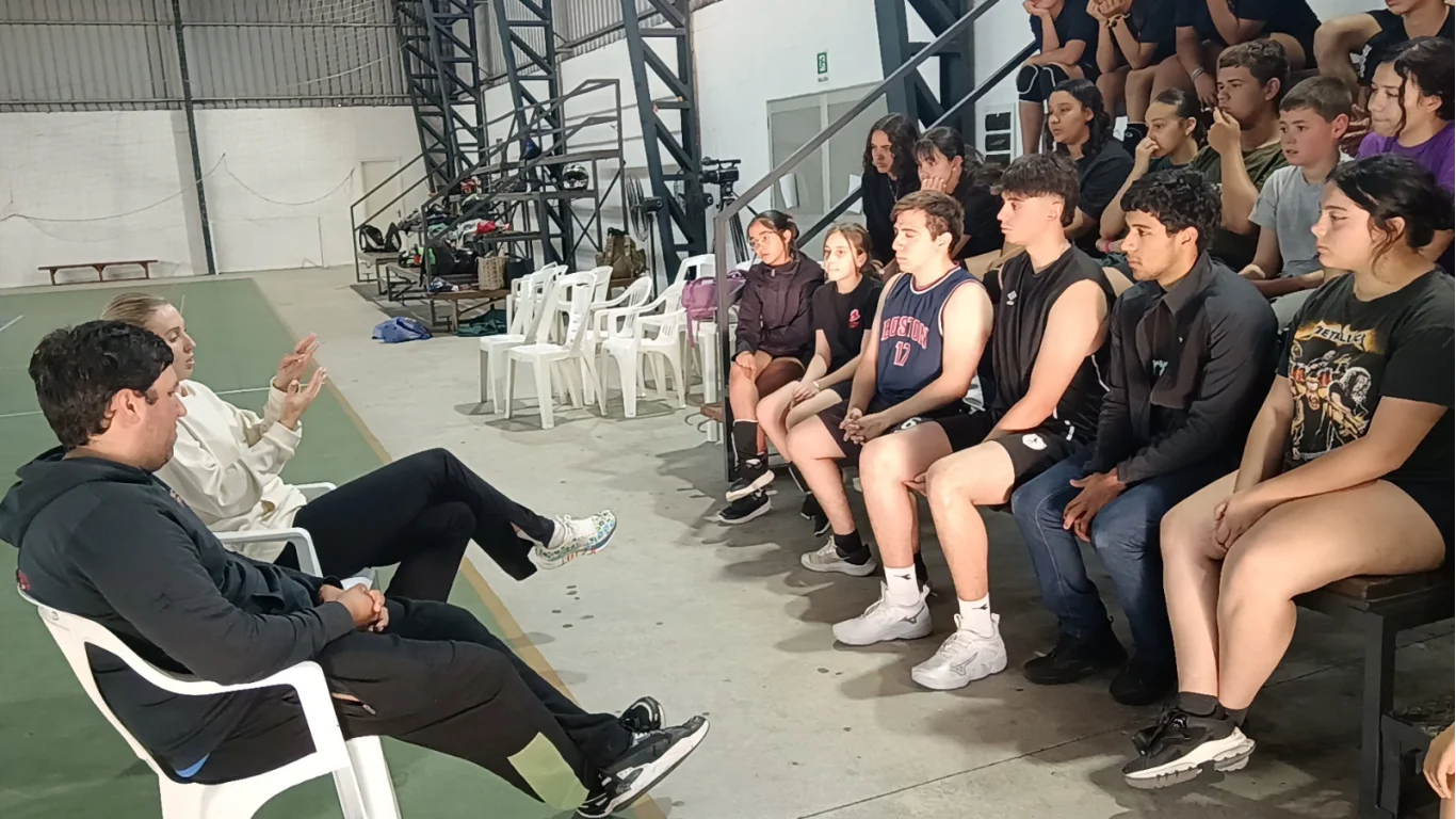 Deportistas duraznenses aprendieron de la mano de María Priscila Schlegel, de la selección española