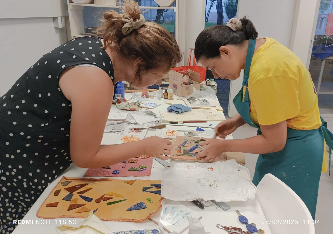 Arte duraznense dirá presente en el Teatro Solís con la muestra internacional «Enmascaradas»