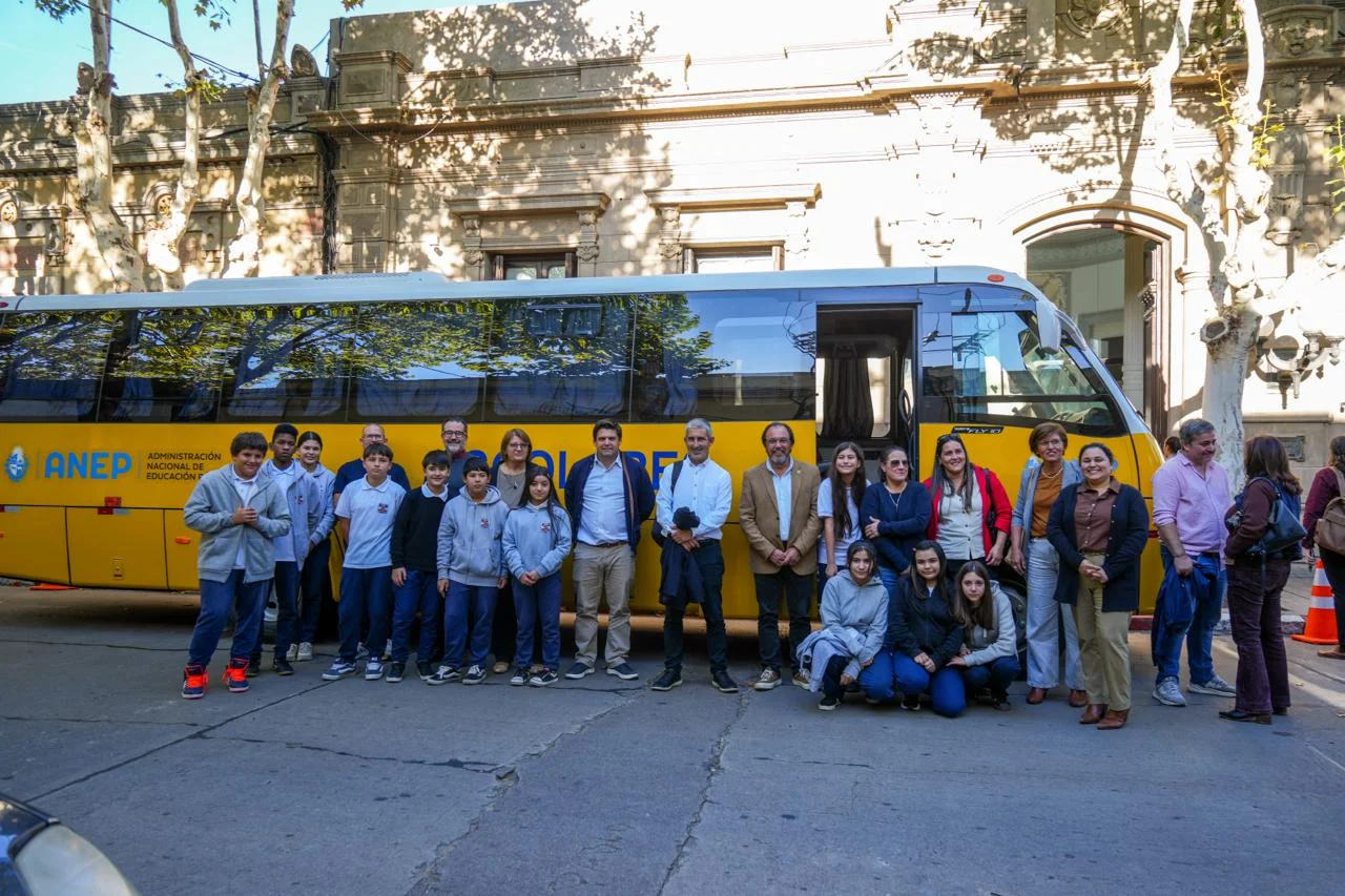 Impulso a la educación: ANEP y Durazno ponen en marcha transporte para estudiantes