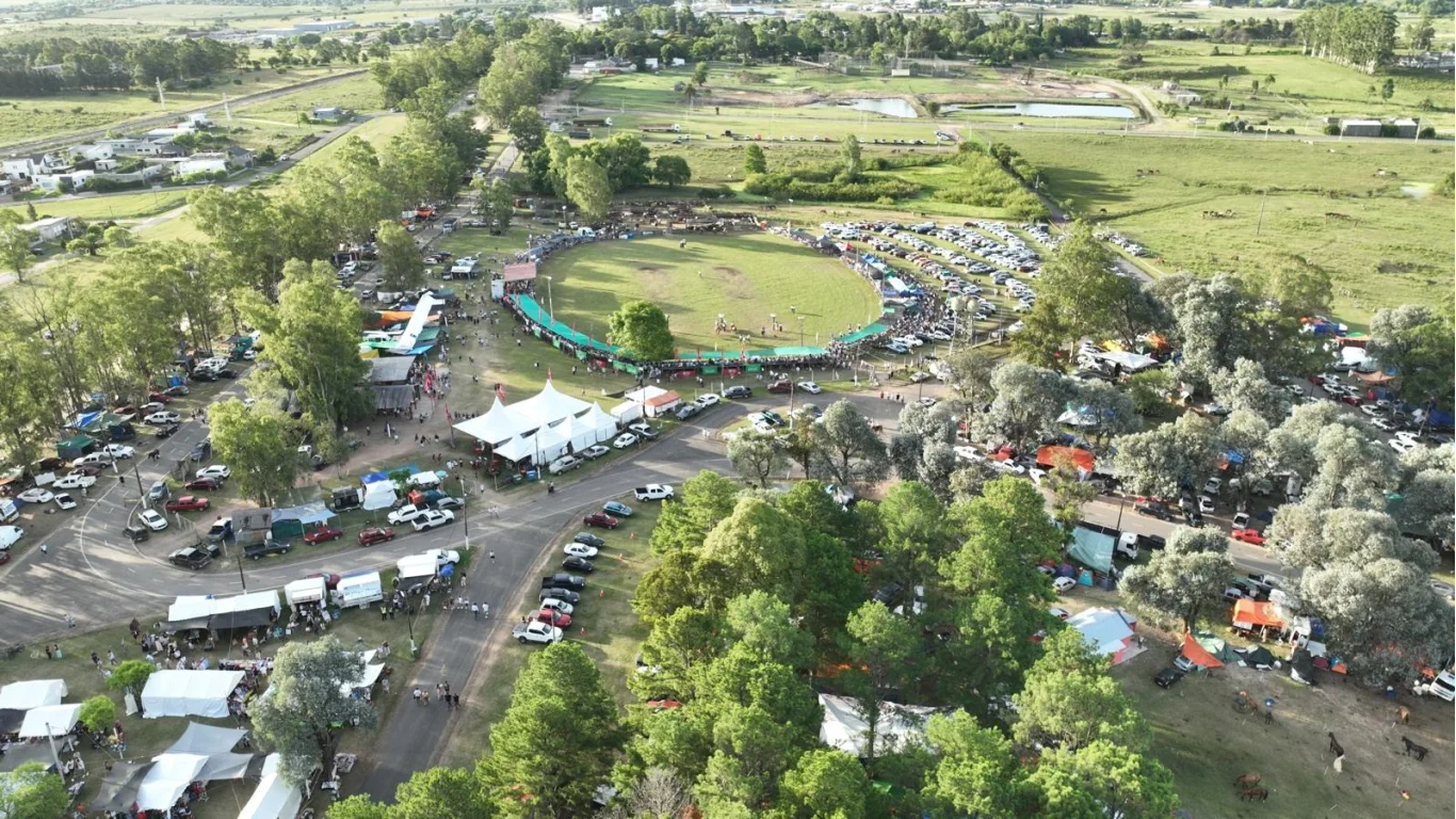 Durazno celebra el Bicentenario de la Declaratoria de la Independencia en el Parque de la Hispanidad