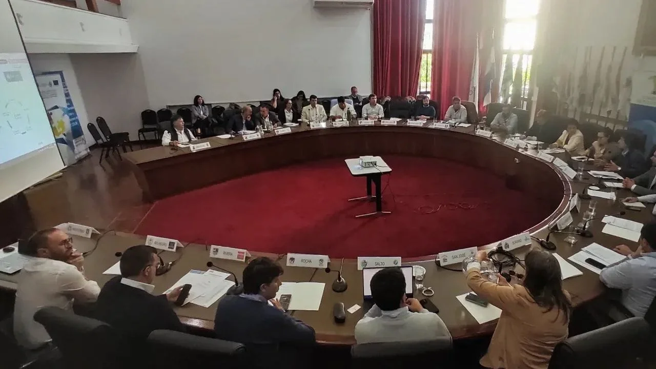 Departamentos y OPP refuerzan cooperación para el desarrollo productivo en reunión nacional