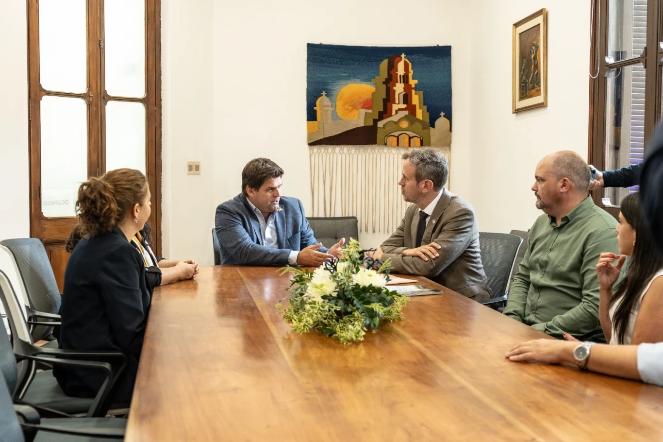 Algorta recibió al embajador del Reino Unido y apuesta por convertir San Jorge en destino cultural