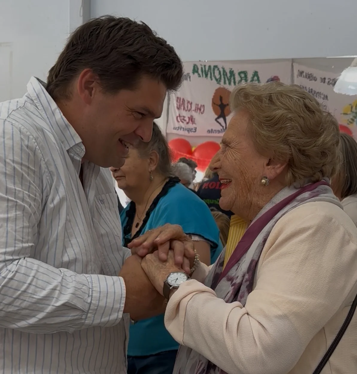 Con numeroso público y la presencia de Algorta, Helena Caorsi Frick lanzó su nueva obra literaria en Durazno