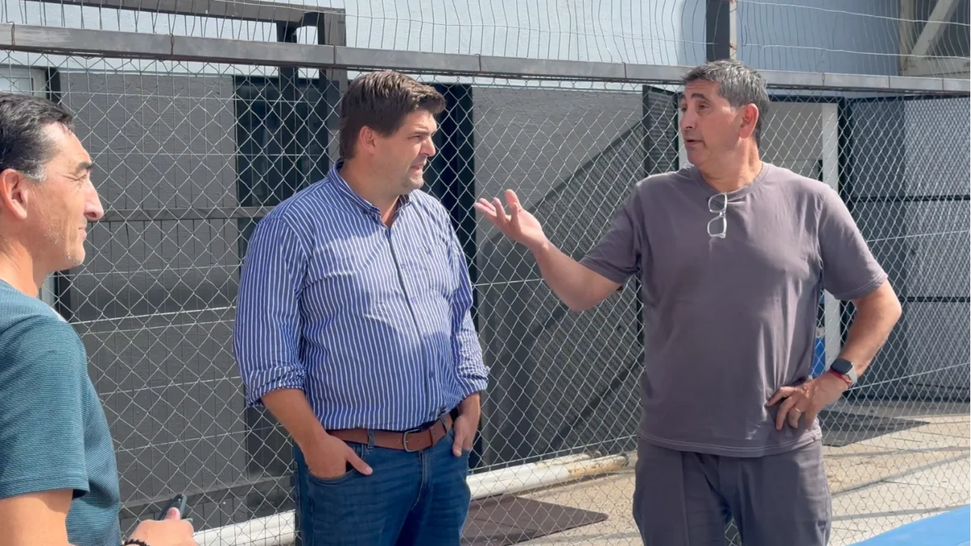 El ex basquetbolista Capalbo apuesta por Durazno: reunión con el Intendente y recorrida por instalaciones deportivas