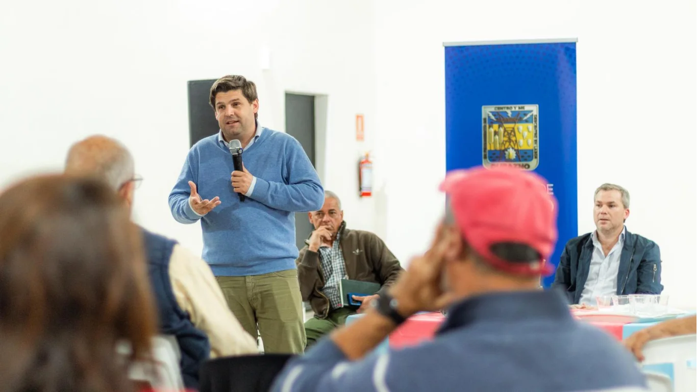 Algorta y su equipo se reunieron con vecinos del barrio Moroni para avanzar en saneamiento y mejoras urbanas