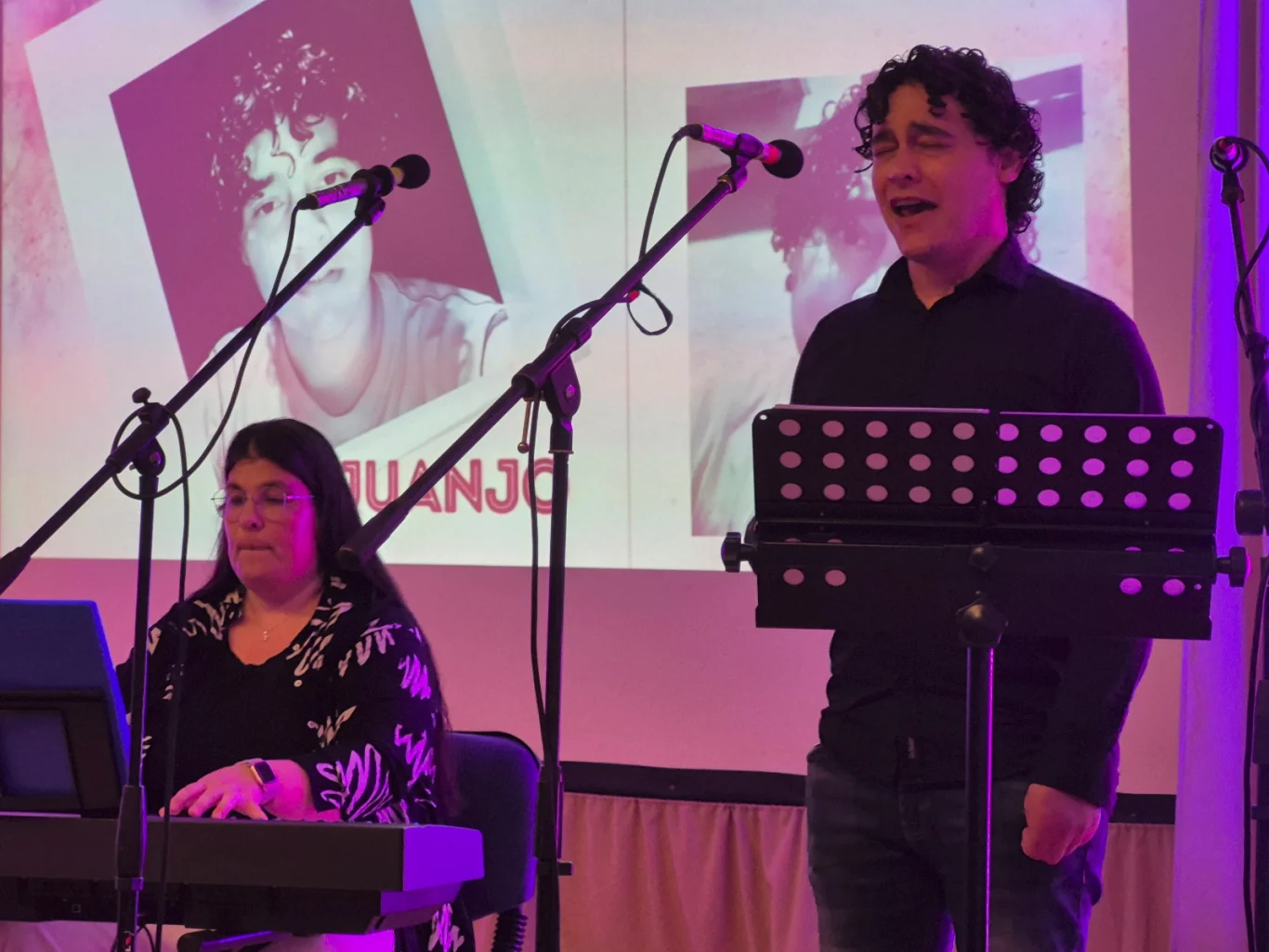 Estudiantes de canto llenan el auditorio del Conservatorio Raúl H. Evangelisti en evento musical