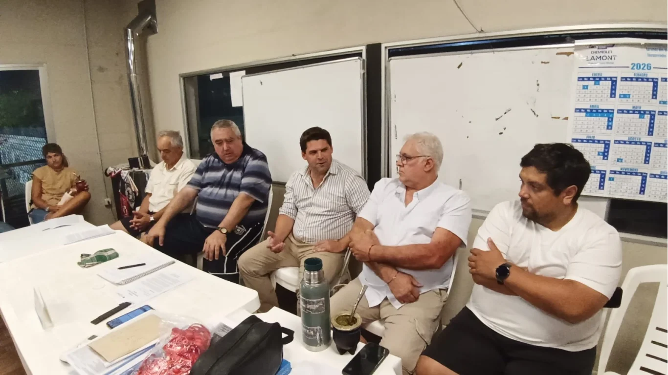 Intendente Felipe Algorta dialogó con la Organización de Fútbol Infantil sobre proyectos deportivos departamentales