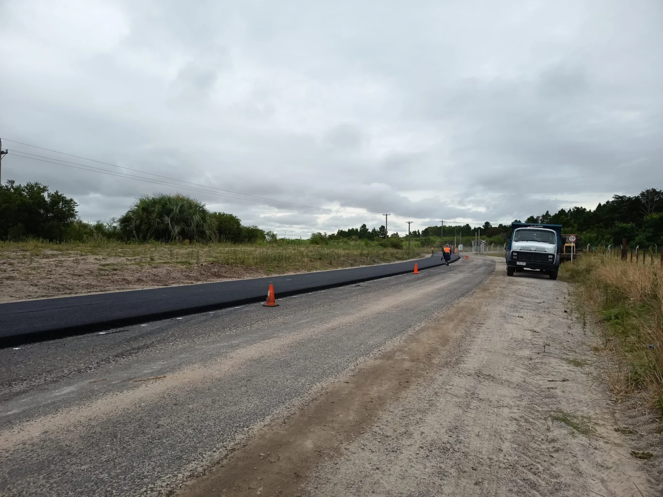 Obras en calle Homero Andrade: tránsito reducido y un solo sentido por renovación del asfalto