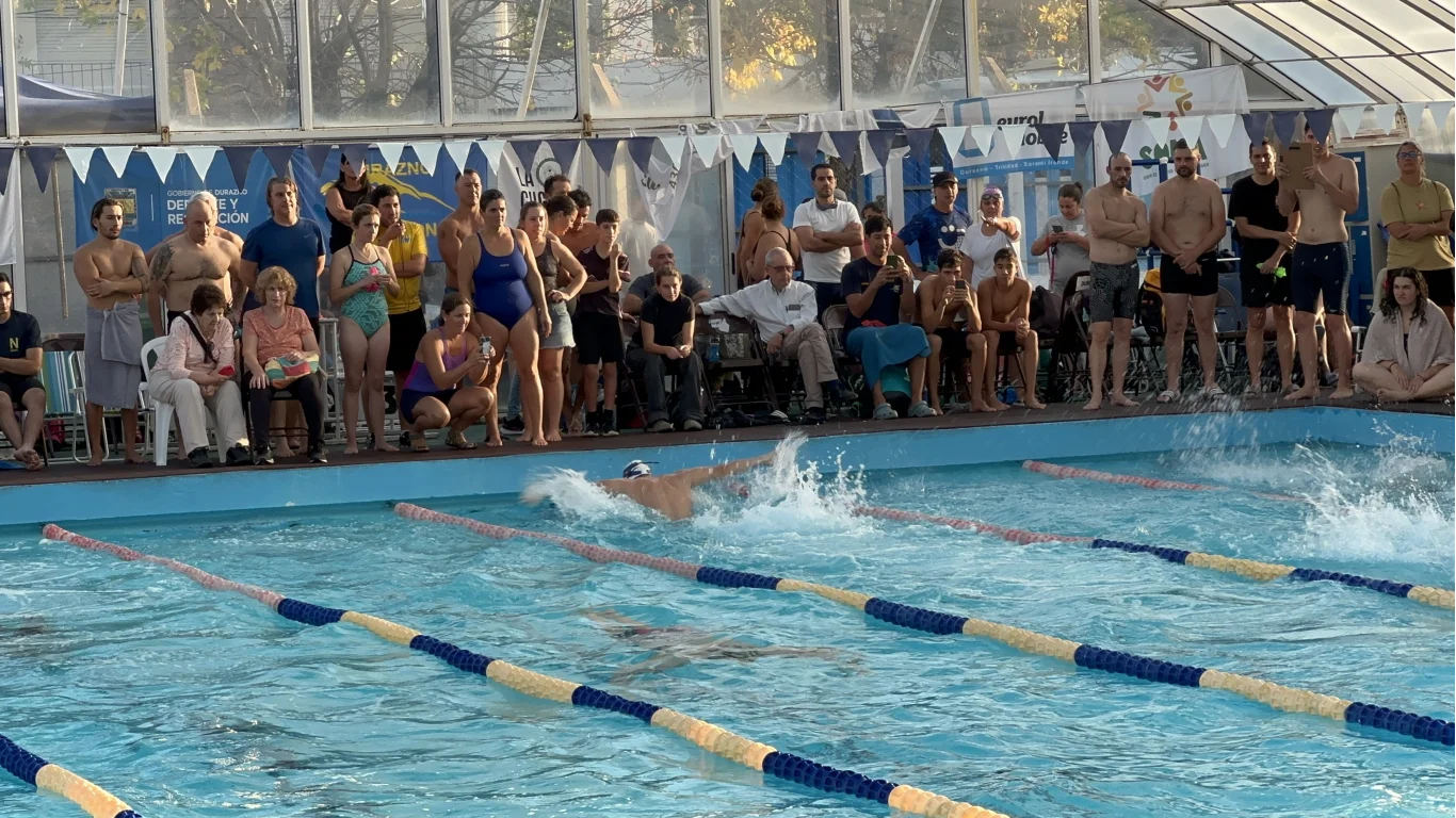 230 deportistas de 8 departamentos se dieron cita en Durazno en una histórica fiesta de la natación