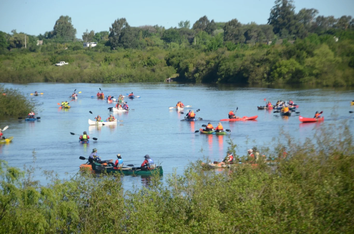 Éxito en la 14ª travesía del Canoyí: más de 130 participantes y fiesta en la playa El Sauzal