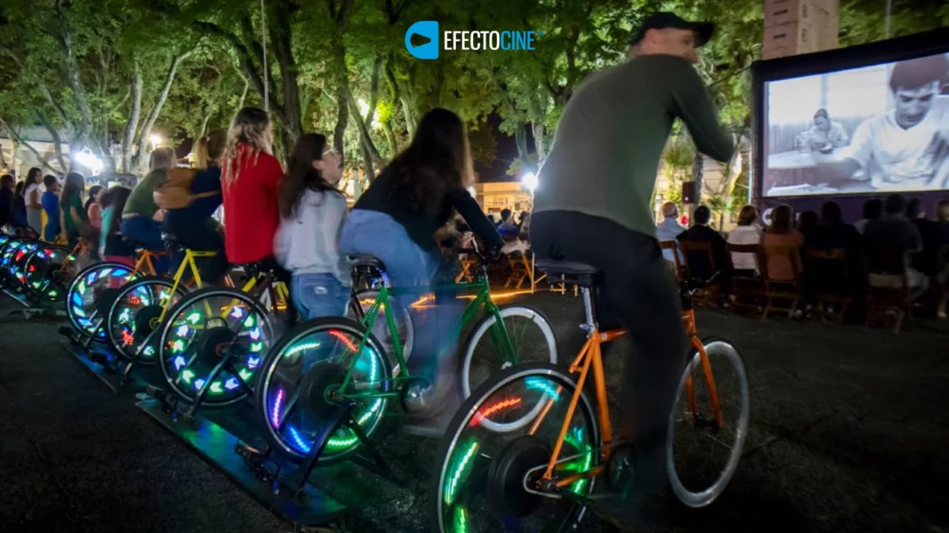 El cine se ilumina en bici: «Cine a Pedal» llega al Parque del Bicentenario